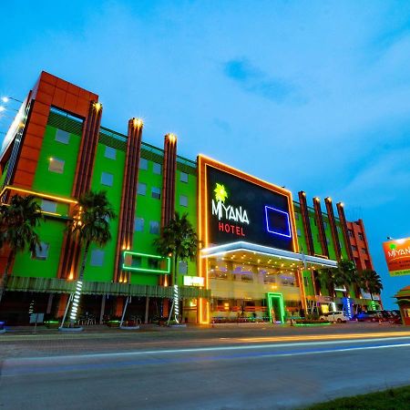 Miyanna Hotel Medan Extérieur photo