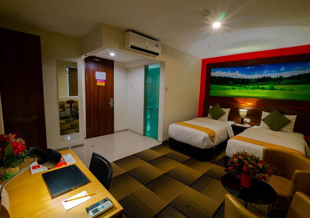 Miyanna Hotel Medan Extérieur photo