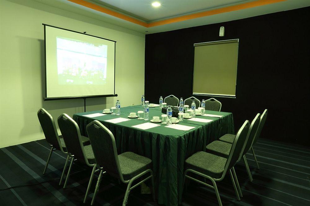 Miyanna Hotel Medan Extérieur photo